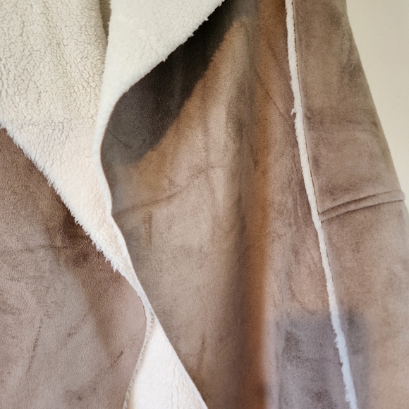 Faux Sude & Faux Fur Vest - Picture 3 of 4